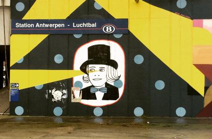 Antwerb - metro istasyonu 