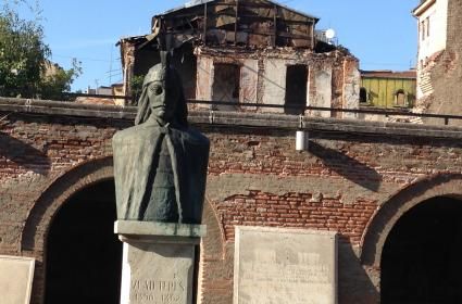 III. Vlad Tepeş nam-ı diğer Kont Drakula ya da Kazıklı Voyvoda. Konuklarını karşılamak için hala Bükreş&#039;te sabırsızlıkla bekliyor ;)) 