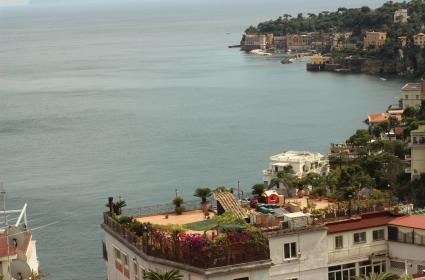 Napoli&#039;ye Tepeden Bakış 