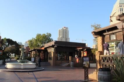 4 ay kaldım bu harika şehirde ve çok yer görmememe rağmen burası çok yaşanılası bir yer. Harika sahillere yakın, şehir merkezi hep hareketli, seaport harika, beyzbol maçları bi şahane. Öve öve bitiremem yani, gidip mutlaka görün... 