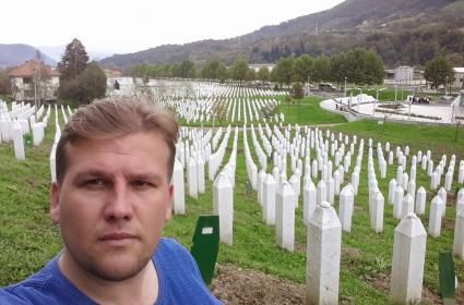 Srebrenitsa Şehitlik 