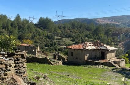 Meyistan: Terk Edilmiş İlginç Bir Alevi Köyü  Meyistan: Terk Edilmiş İlginç Bir Alevi Köyü