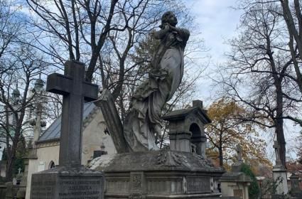 Polonya’da Azizler Günü Kutlamaları: Wszystkich Świętych  Polonya’da Azizler Günü Kutlamaları: Wszystkich Świętych