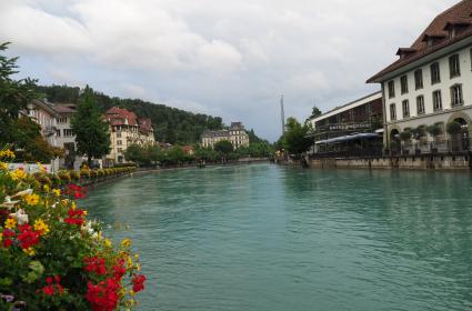 İsviçre'nin Yazlık Beldesi Thun İsviçre'nin Yazlık Beldesi Thun