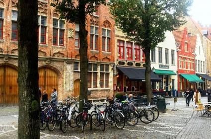 Sokakları Çikolata, Kendisi Aşk Kokan Şehir: Brugge  Sokakları Çikolata, Kendisi Aşk Kokan Şehir: Brugge