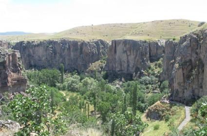 Kapadokya: Ihlara Vadisi ve Derin Kuyu Yeraltı Şehri 