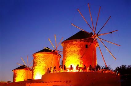 Arnavut Kaldırımları ve Renkli Sokakları ile Alaçatı 