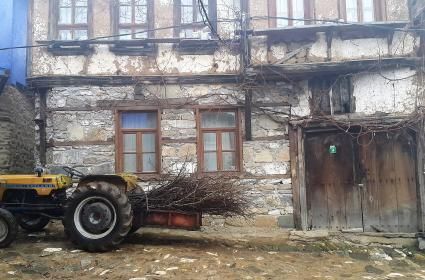 Bir Anıtköy Cumalıkızık  Bir Anıtköy Cumalıkızık