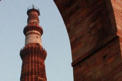Yeni Delhi'nin En Yüksek Anıtı Qutub Minar  Yeni Delhi'nin En Yüksek Anıtı Qutub Minar