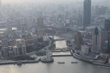 Waitan Bölgesi ve Oriental Pearl Tv Kulesi