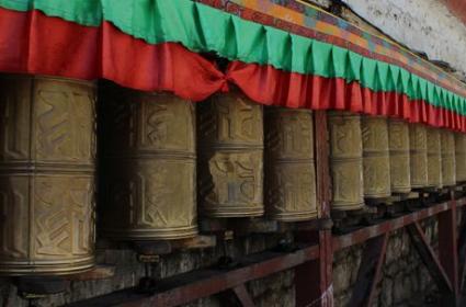Lhasa'da Potala Sarayı ve Festivaller  Lhasa'da Potala Sarayı ve Festivaller