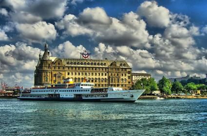 İstanbul&#039;da Trenlerin Buluşma Noktası: Haydarpaşa Garı 