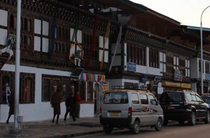 Paro&#039;da Alışveriş ve Yemek