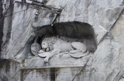 Luzern&#039;de Dünyanın En Etkileyici ve En Mahzun Taş Kütlesi