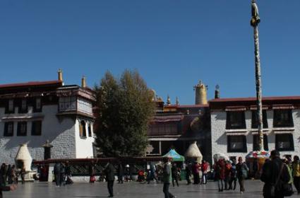 Jokhang Tapınağı ve Barkhor Meydanı, Lhasa  Jokhang Tapınağı ve Barkhor Meydanı, Lhasa