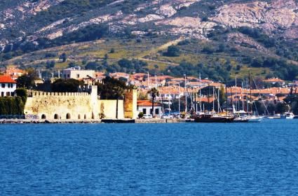 Eski Liman Kenti Foça'dayız  Eski Liman Kenti Foça'dayız