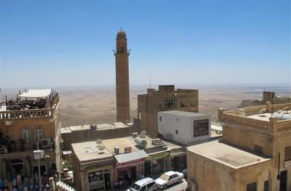 Dünyanın En Eski Üniversitesi, Bastığınız Toprağın Altında, İstanbul'da  Dünyanın En Eski Üniversitesi, Bastığınız Toprağın Altında, İstanbul'da
