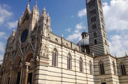 Palio Yarışlarının Şehri: Siena  Palio Yarışlarının Şehri: Siena