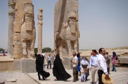 Turkuazın Ortasında Bir İnci: Akdamar Adası 