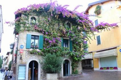 Garda Gölü ve Sirmione Kasabası  Garda Gölü ve Sirmione Kasabası