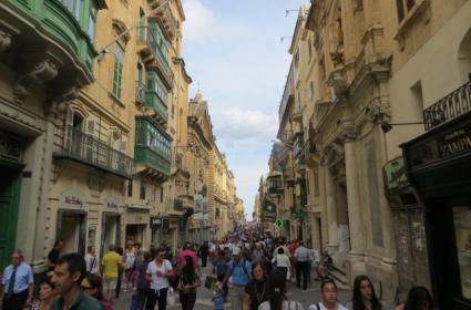 Muğla Milas'ta Baltalı Kapı ve Muazzam Bir Kale  Muğla Milas'ta Baltalı Kapı ve Muazzam Bir Kale