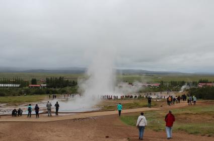 Reykjavik Çevresi: Thıngvellir, Strokkur, Gullfoss Reykjavik Çevresi: Thıngvellir, Strokkur, Gullfoss