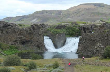 İzlanda, Vikingler'in Evi ve Hjalparfoss Şelalesi: Reykjavik İzlanda, Vikingler'in Evi ve Hjalparfoss Şelalesi: Reykjavik
