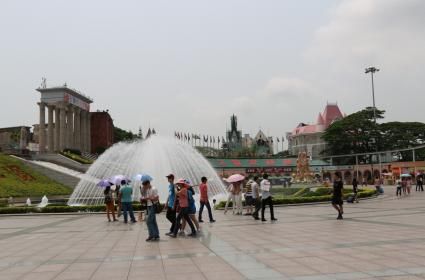 Dünyanın En Kalabalık Kentlerinden Biri Shenzhen Dünyanın En Kalabalık Kentlerinden Biri Shenzhen