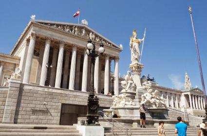 Hofburg Hanedanlığı'nın Kenti: Viyana  Hofburg Hanedanlığı'nın Kenti: Viyana