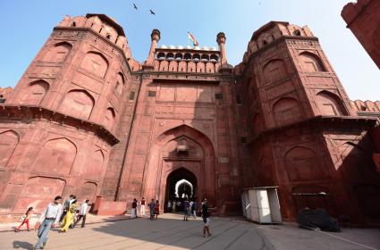 Aynı Dünyanın Ayrı Zaman İnsanları: Yeni Delhi 