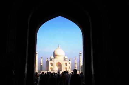 Tac Mahal : Zamanın Yanağında Bir Damla Gözyaşı 