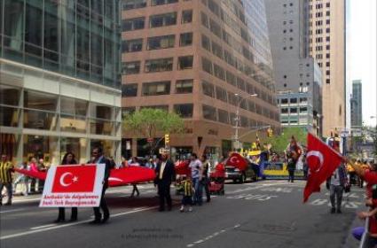 New York'da Türk Günü Yürüyüşü  New York'da Türk Günü Yürüyüşü