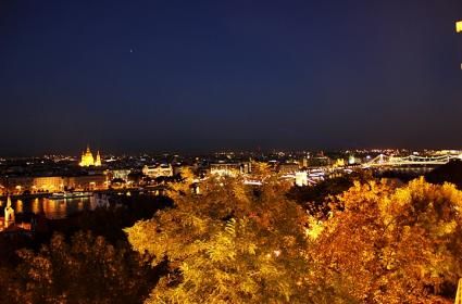 Çocuklarla Endülüs : Cordoba ve Sevilla  Çocuklarla Endülüs : Cordoba ve Sevilla