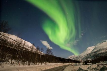 Kuzey Işıklarından Kayakla Atlamaya: Tromso Kuzey Işıklarından Kayakla Atlamaya: Tromso