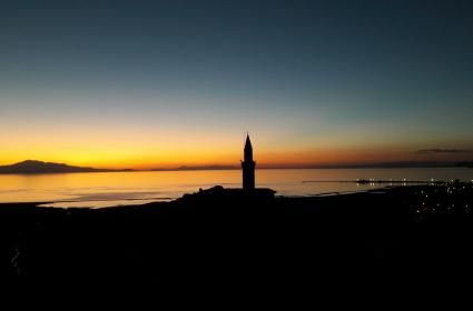 Işık Doğudan Yükselir: Van  Işık Doğudan Yükselir: Van