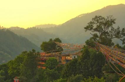 Mutluluk Ülkesi Nepal'in Başkenti Katmandu  Mutluluk Ülkesi Nepal'in Başkenti Katmandu