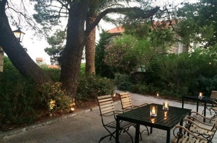 Budva'nın Gizemli Adası: Sveti Stefan  Budva'nın Gizemli Adası: Sveti Stefan