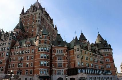 Kuzey Amerika'nın Surlarla Çevrilmiş Tek Şehri: Quebec  Kuzey Amerika'nın Surlarla Çevrilmiş Tek Şehri: Quebec