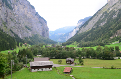 72 Şelaleli Bir Cennet Köşesi- Lauterbrunnen  72 Şelaleli Bir Cennet Köşesi- Lauterbrunnen