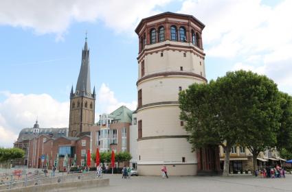 Almanya'nın En Önemli Sanayi Şehirlerden Biri: Düsseldorf  Almanya'nın En Önemli Sanayi Şehirlerden Biri: Düsseldorf