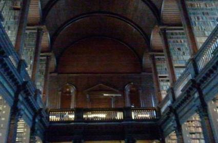 Dublın Trinity College'ın Tarihi Kütüphanesi  Dublın Trinity College'ın Tarihi Kütüphanesi