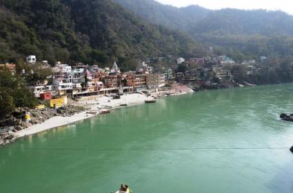 Rishikesh'de Yaşam ve Yoga: Hindistan  Rishikesh'de Yaşam ve Yoga: Hindistan