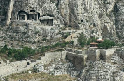 Harşena Dağı ve Pontus Kral Kaya Mezarları 