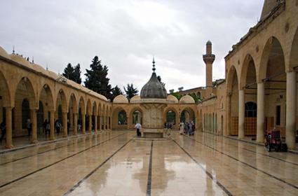 Mevlid-i Halil (Dergah) Camii ve Mağarası 
