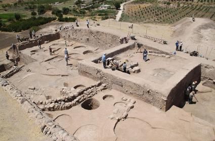 Oylum Höyük Köyü ve Mozaiği 