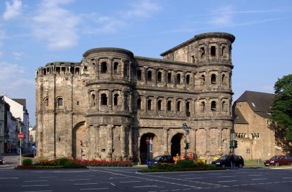 Porta Nigra Kapısı