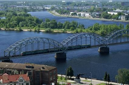 Riga’nın kıyısında kurulduğu Daugava nehrinin anlamı nedir? 