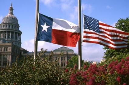 ABD’nin hangi eyaletinin bayrağı ABD bayrağı ile eşit yükseklikte dalgalanır? 