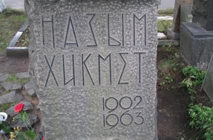 Ünlü şair Nazım Hikmet Ran&#039;ın mezarı hangi şehirdedir? 