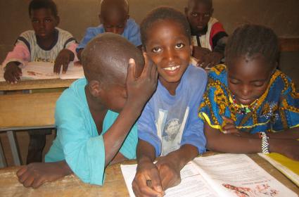 En düşük okur yazarlık oranı hangi ülkeye aittir? 